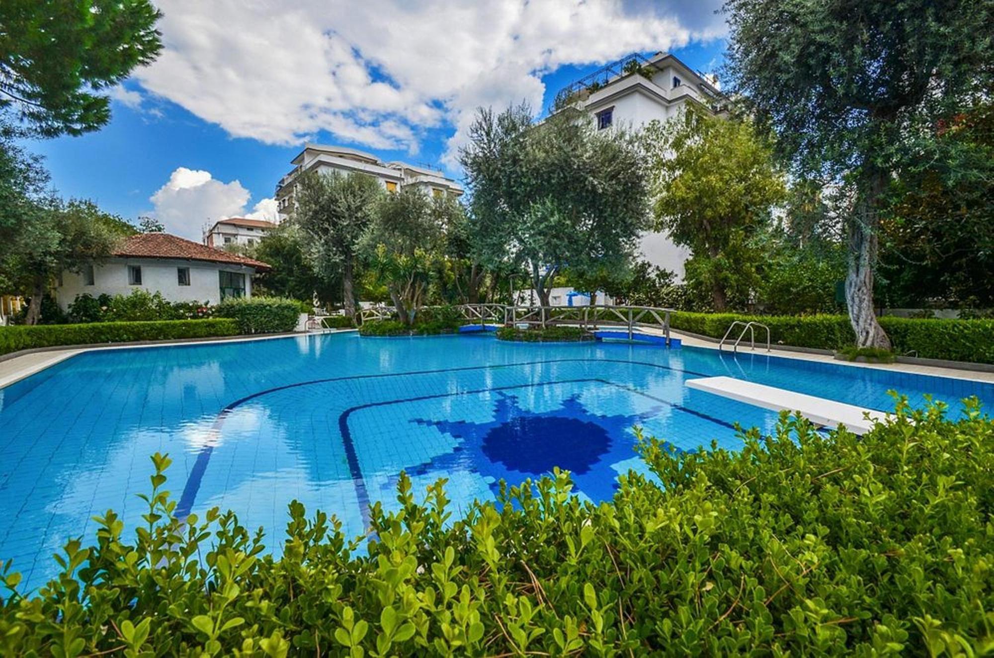 Casa Mar - Elegant Apartment With Pool And Panoramic Terrace In The Heart Of Соренто Екстериор снимка