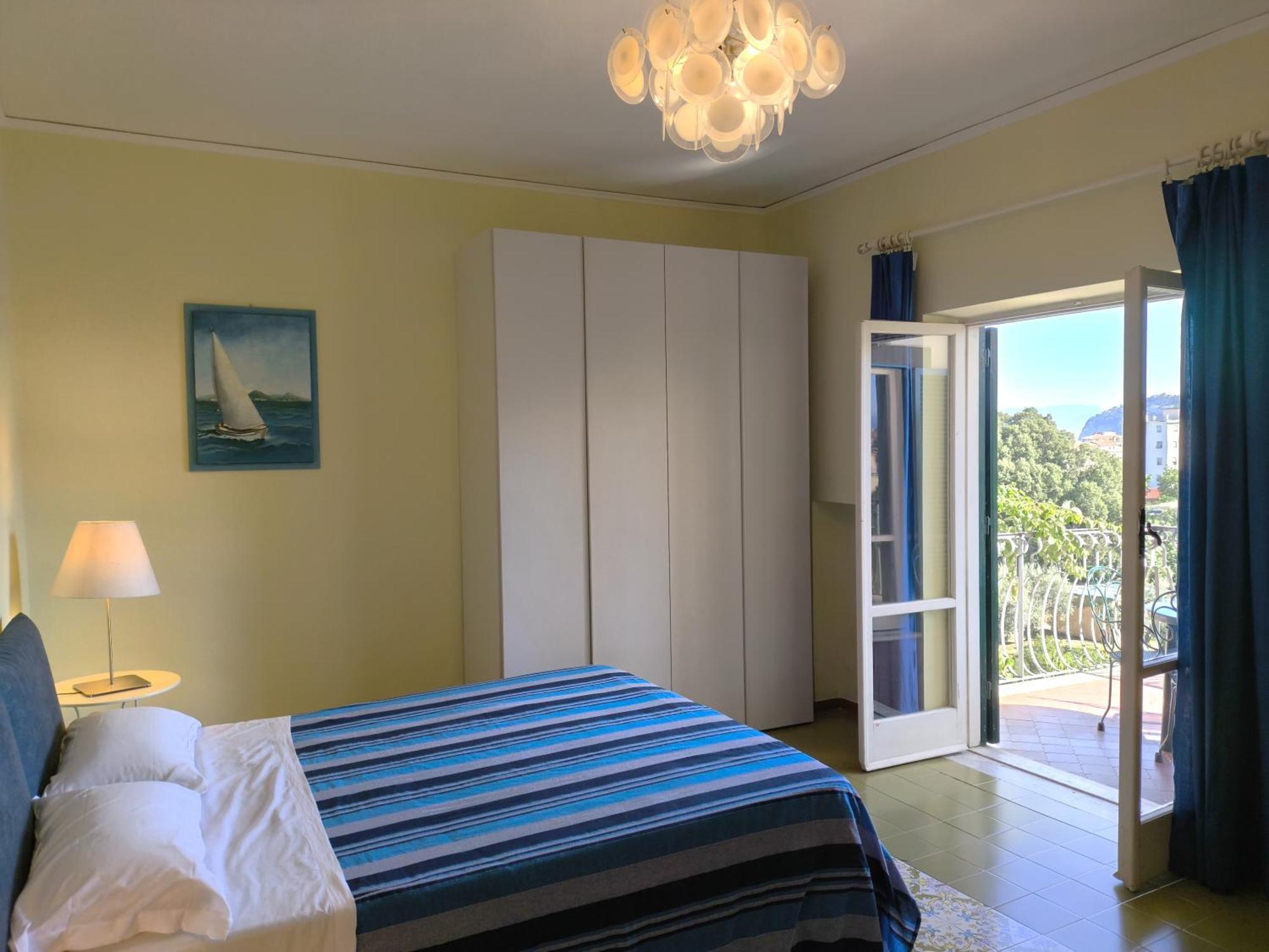 Casa Mar - Elegant Apartment With Pool And Panoramic Terrace In The Heart Of Соренто Екстериор снимка