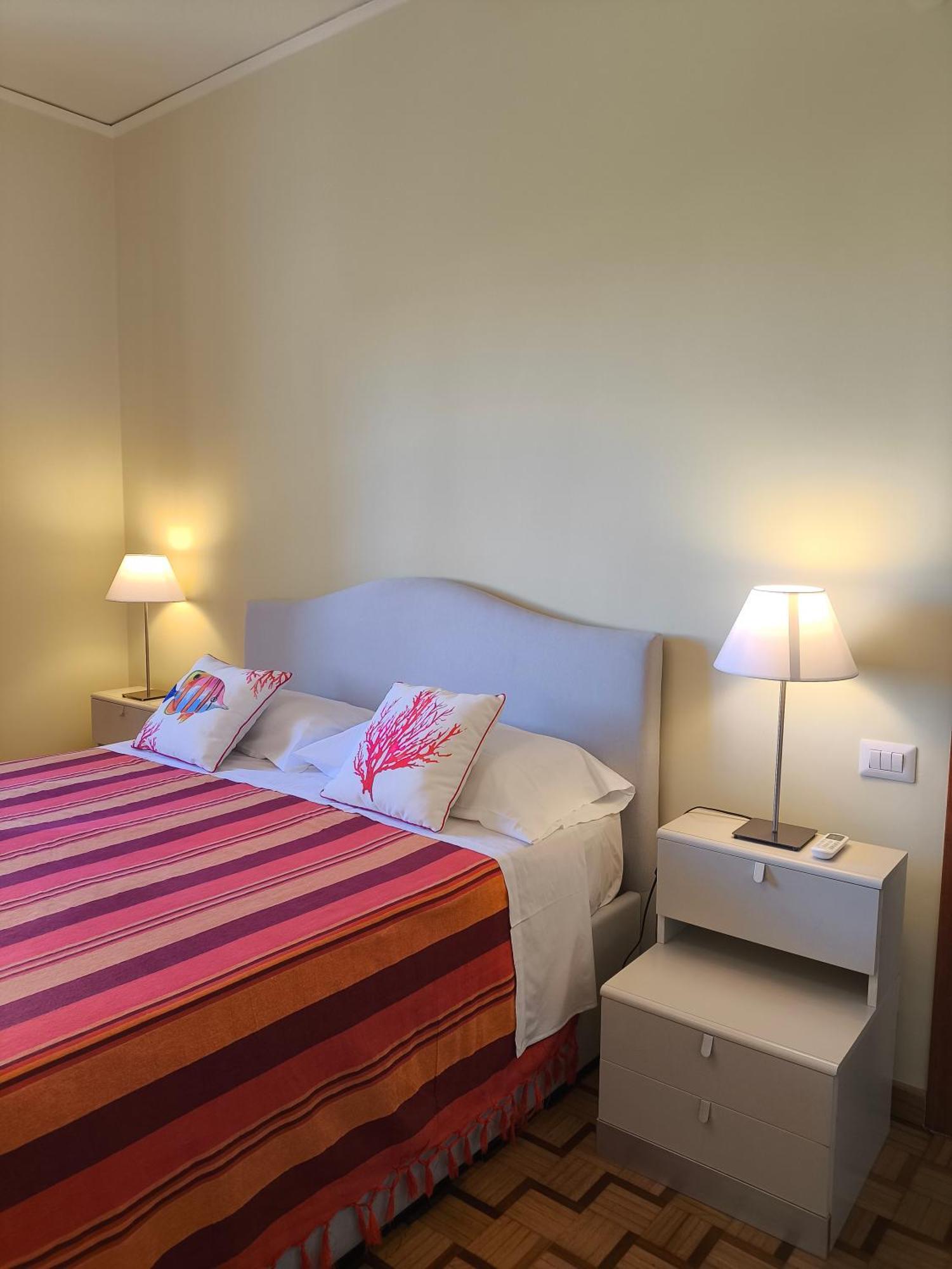 Casa Mar - Elegant Apartment With Pool And Panoramic Terrace In The Heart Of Соренто Екстериор снимка
