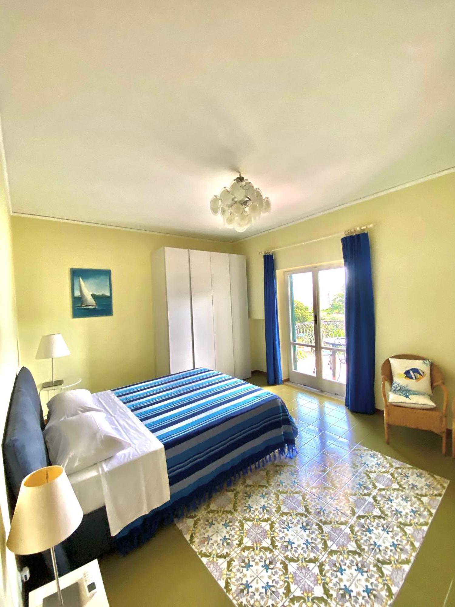 Casa Mar - Elegant Apartment With Pool And Panoramic Terrace In The Heart Of Соренто Екстериор снимка