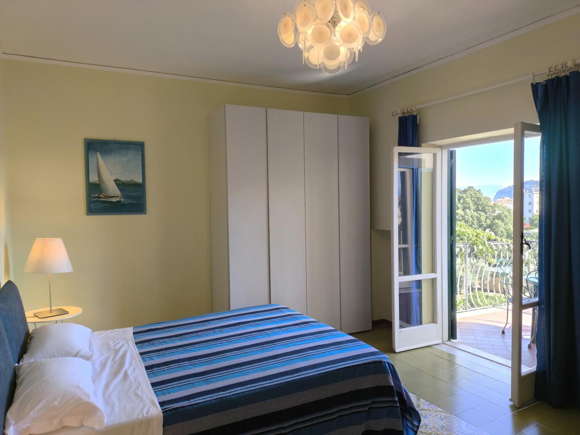 Casa Mar - Elegant Apartment With Pool And Panoramic Terrace In The Heart Of Соренто Екстериор снимка